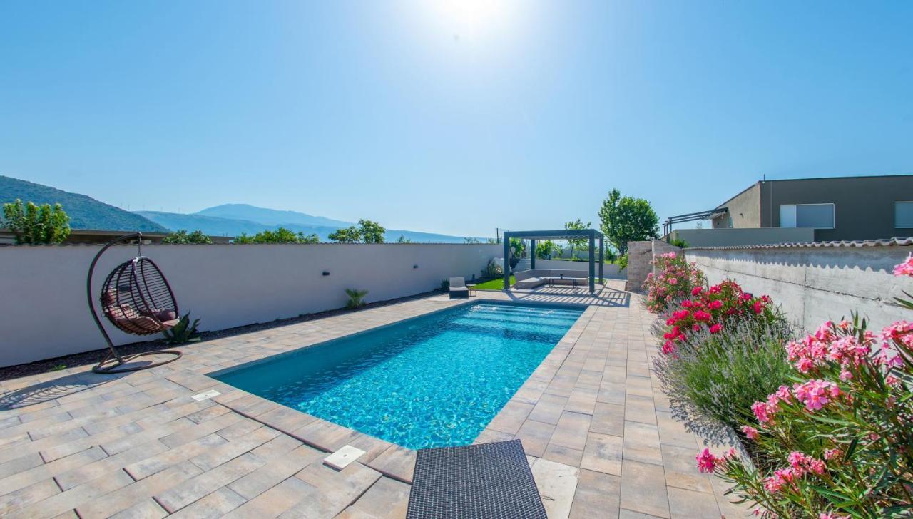 מוסטר Villa Carpe Diem - With Private Pool מראה חיצוני תמונה