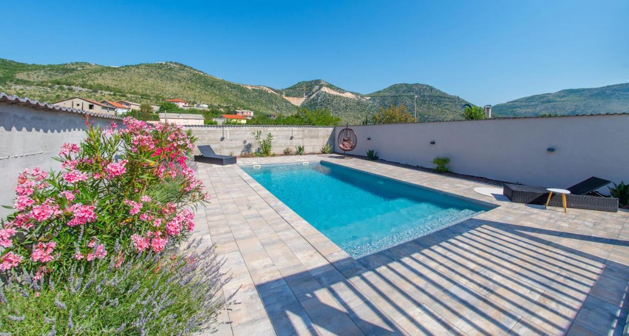 מוסטר Villa Carpe Diem - With Private Pool מראה חיצוני תמונה